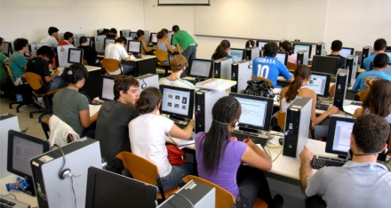 PRAZO PARA RENOVAÇÃO DE CONTRATOS DO FIES É PRORROGADO PARA 30 DE NOVEMBRO