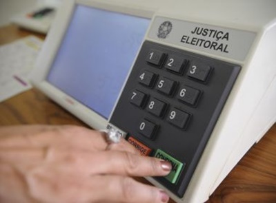 VOTO DISTRITAL É APROVADO NO SENADO, MATÉRIA SEGUE PARA CÂMARA