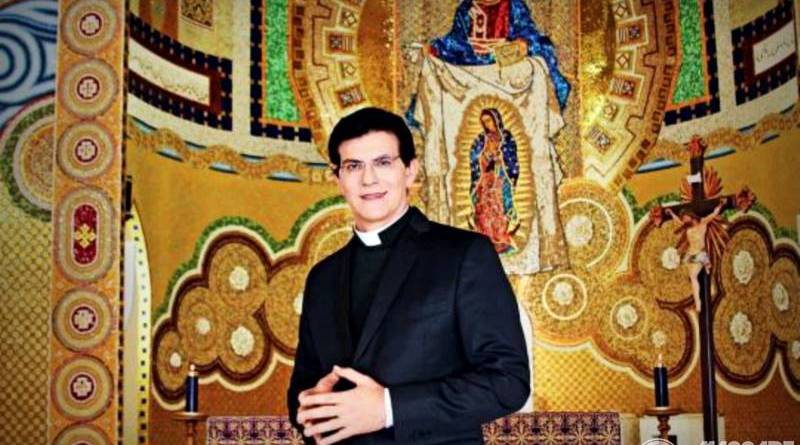 PADRE REGINALDO MANZOTTI É ACUSADO DE ENGRAVIDAR JOVEM DE 21 ANOS