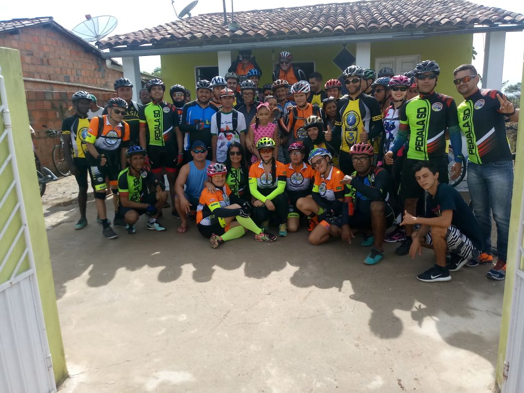CICLISTAS FAZEM PEDALA SOLIDÁRIO EM SIMÃO DIAS PARA AJUDAR NATÁLIA