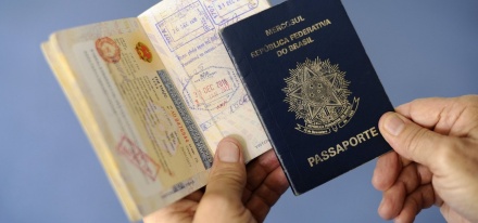 62% DOS JOVENS BRASILEIROS IRIAM EMBORA DO PAÍS SE PUDESSEM, DIZ PESQUISA