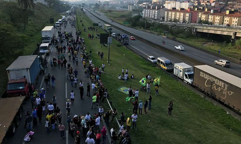 CAMINHONEIROS: NOVA TENTATIVA DE PARALISAÇÃO NACIONAL DEVE OCORRER NESTA SEGUNDA, 16