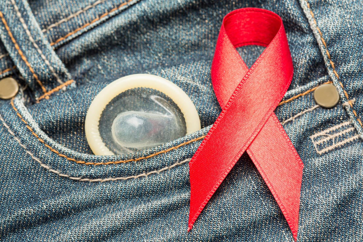 AIDS: 135 MIL BRASILEIROS NÃO SABEM QUE TÊM A DOENÇA