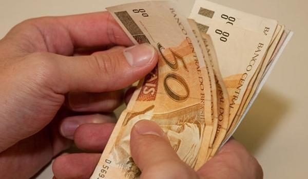 AUXÍLIO BRASIL: GOVERNO ESTUDA MEDIDA PROVISÓRIA PARA VIABILIZAR PAGAMENTO DE R$ 400 EM DEZEMBRO