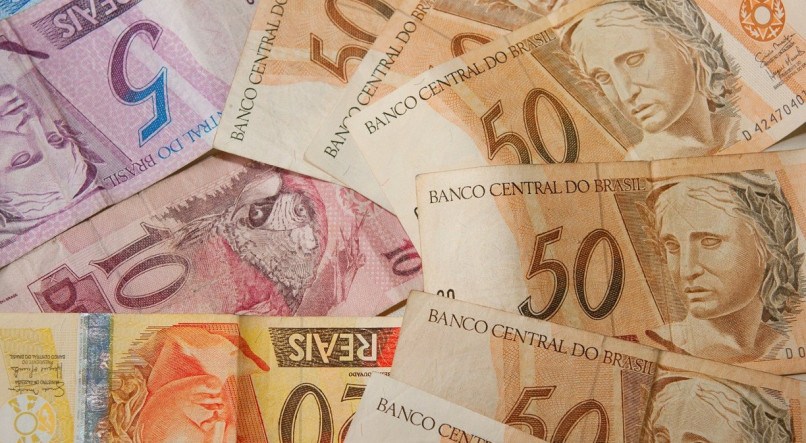 SALÁRIO MÍNIMO: CÂMARA APROVA TEXTO-BASE COM VALOR DE R$ 1.100
