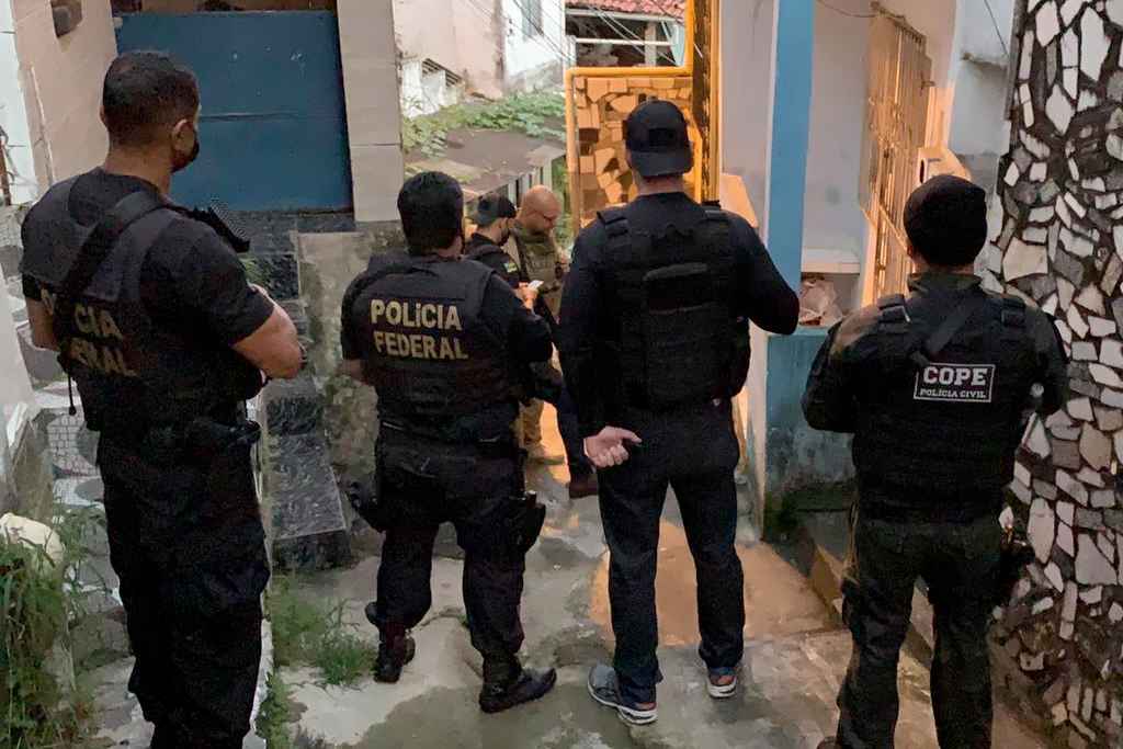 OPERAÇÃO POLICIAL: POLÍCIA FEDERAL E POLÍCIA CIVIL DESARTICULAM ORGANIZAÇÃO CRIMINOSA ESPECIALIZADA EM ASSALTAR BANCOS