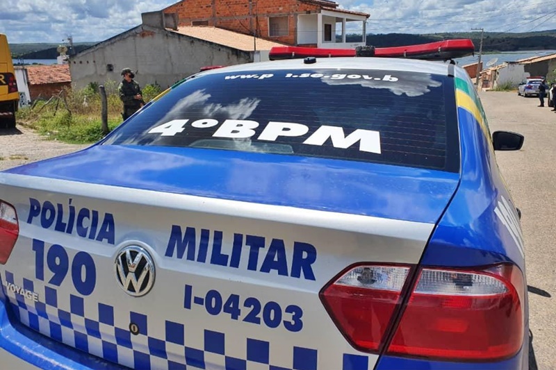 SIMÃO DIAS: POLÍCIA MILITAR IDENTIFICA HOMEM COM MANDADO DE PRISÃO EM ABERTO