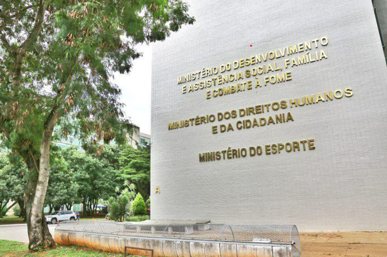 R$ 300 PARA QUEM MORA SOZINHO: MINISTÉRIO DO DESENVOLVIMENTO SOCIAL ALERTA SOBRE ESSA INFORMAÇÃO