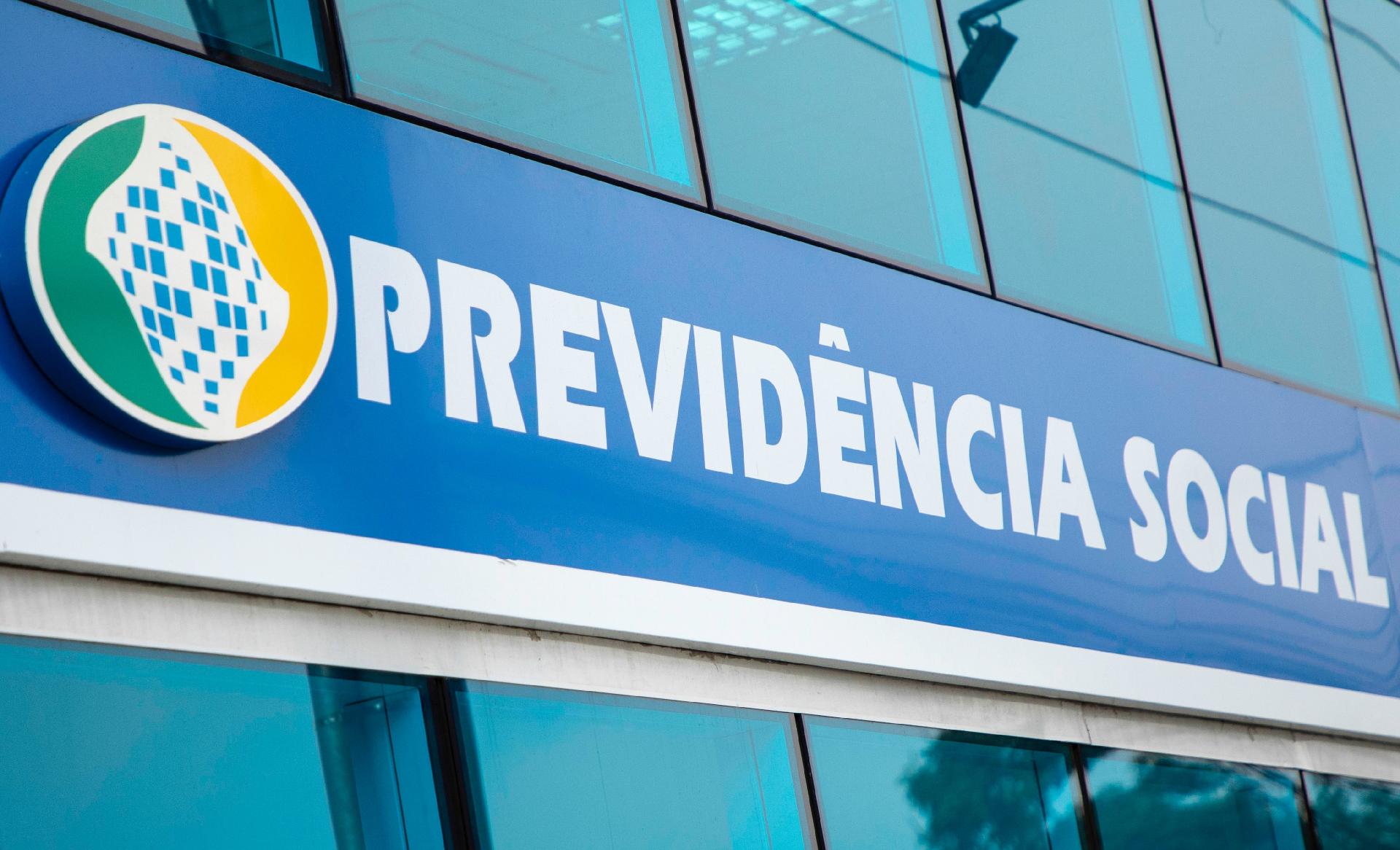 GOLPE: CRIMINOSOS APROVEITAM ESCÂNDALO DO INSS E TENTAM APLICAR POR TELEFONE