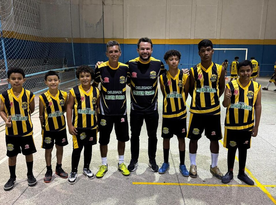 RIACHÃO DO DANTAS: DELEGADO KLEVER FARIAS DOA FARDAMENTOS E APOIA PROJETO ESPORTIVO INCLUSIVO RIACHÃO DO DANTAS: DELEGADO KLEVER FARIAS DOA FARDAMENTOS E APOIA PROJETO ESPORTIVO INCLUSIVO