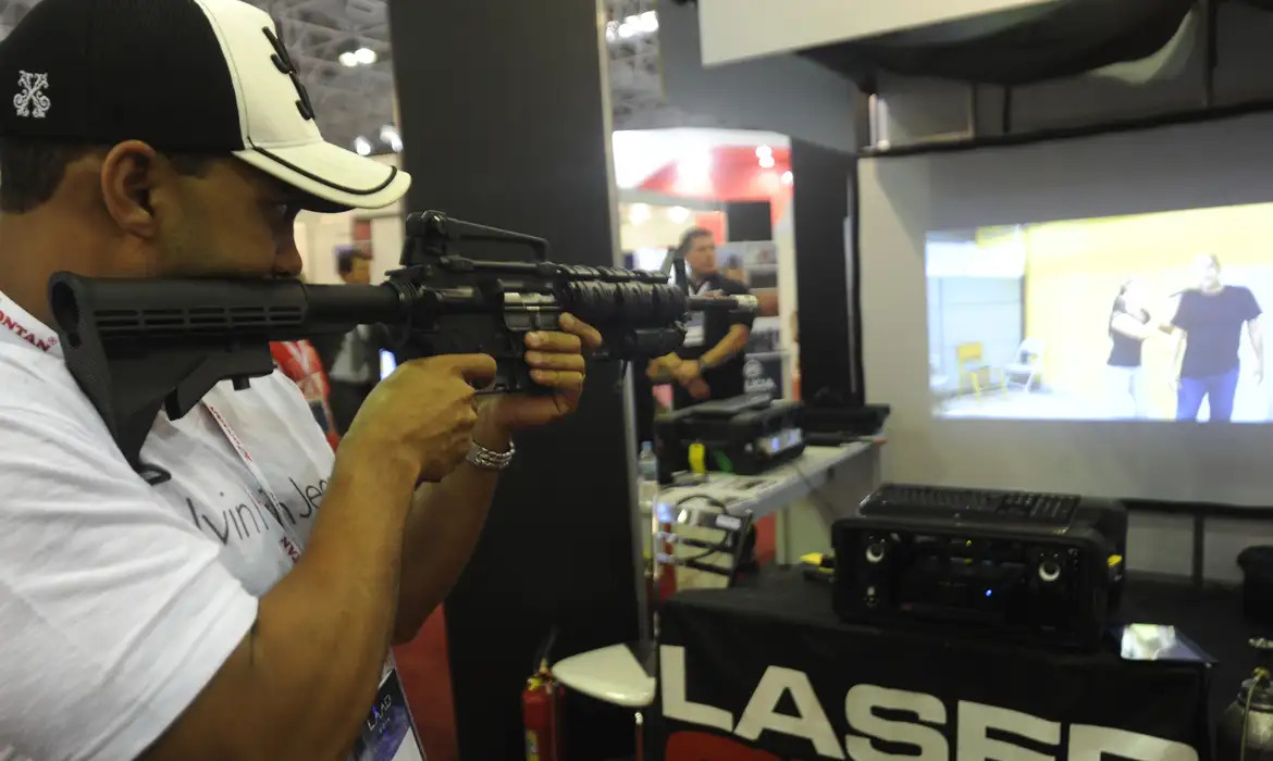 SEGURANÇAS PRIVADOS: CATEGORIA PODERÁ USAR ARMA DE ALTO CALIBRE; ENTENDA