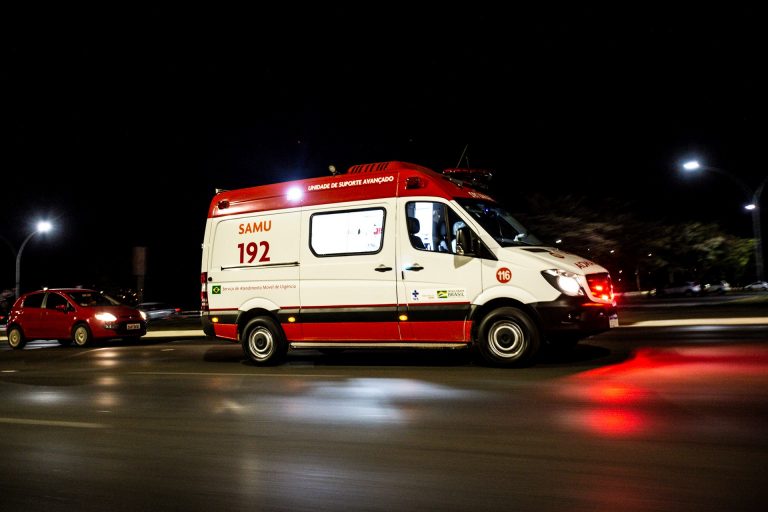 CONDUTOR DE AMBULÂNCIA: PROFISSIONAIS SÃO OFICIALMENTE RECONHECIDOS COMO TRABALHADORES NA ÁREA DE SAUDE