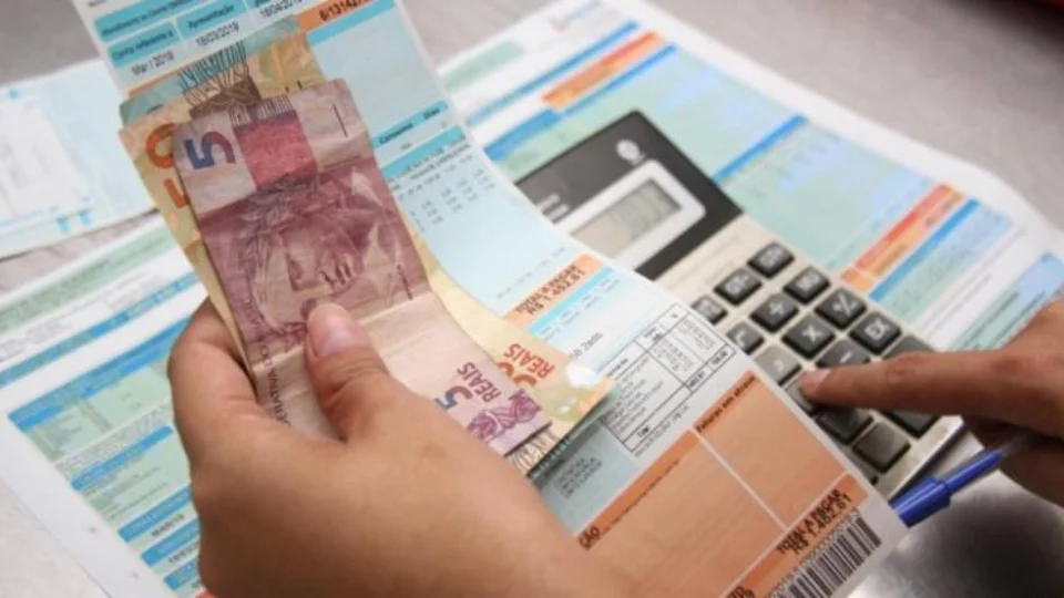 CONTA DE LUZ PODE FICAR MAIS CARA AINDA ESTE MÊS