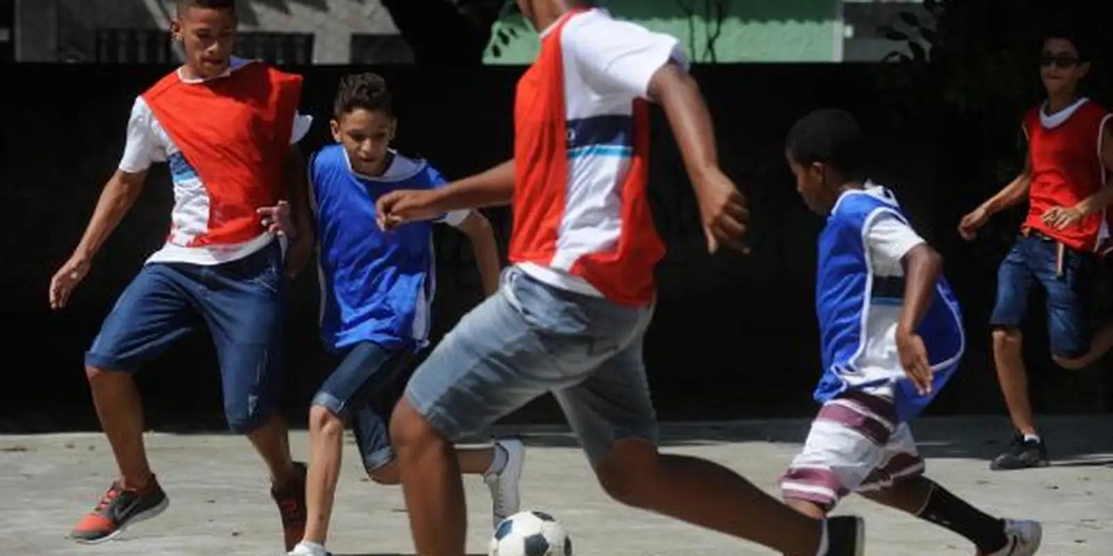 PARA ATUAR NO ENSINO BÁSICO E MÉDIO, PROFESSORES DE EDUCAÇÃO FÍSICA PRECISARÃO DE FORMAÇÃO E REGISTRO