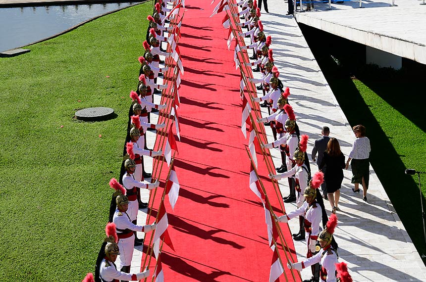 POSSE PRESIDENCIAL E DE GOVERNADORES NÃO SERÁ MAIS NO DIA 1º DE JANEIRO