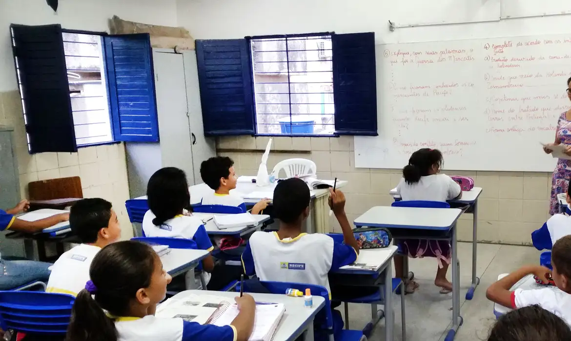LEI RECONHECE PROFESSORES DA EDUCAÇÃO INFANTIL NA CARREIRA DO MAGISTÉRIO