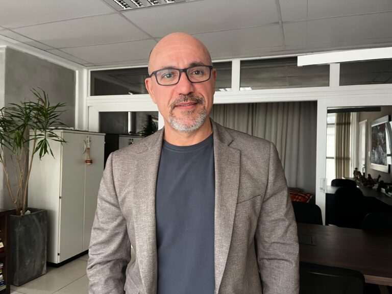APÓS 17 ANOS, SIMÃODIENSE EZIO DÉDA DEIXA INSTITUTO BANESE