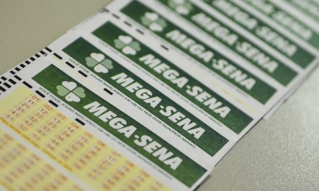 MEGA-SENA VOLTA A ACUMULAR E PRÊMIO PODE IR A R$ 130 MILHÕES