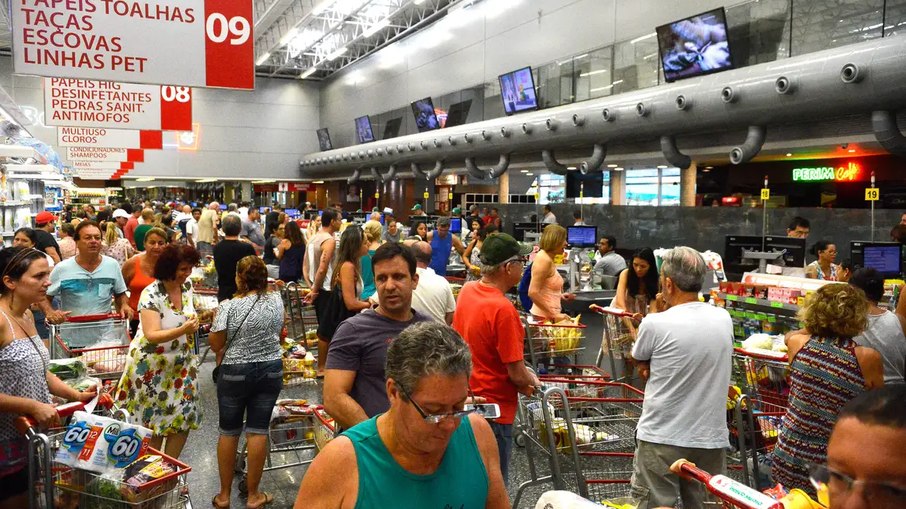 NOVA REGRA PARA TRABALHO EM FERIADOS JÁ ESTÁ EM VIGOR