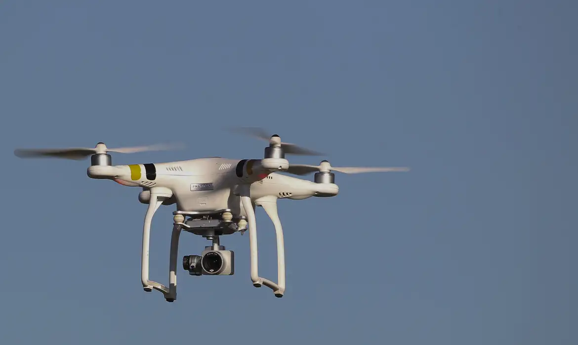 PILOTAGEM DE DRONES DEVE SEGUIR NOVAS REGRAS DE SEGURANÇA DE VOO